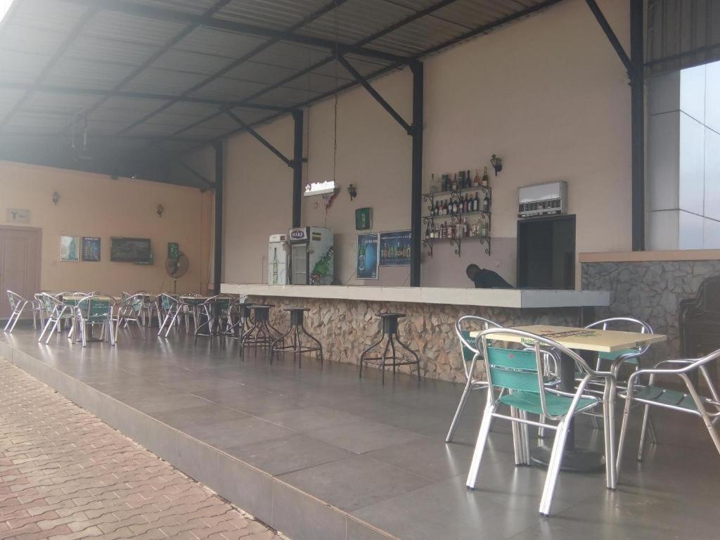Neocourts Hotel Enugu Extérieur photo